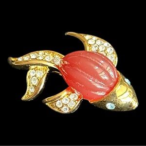 Vintage Signed Jeanne Fish Brooch Gold Tone Rhinestone Bling Blue Eyes